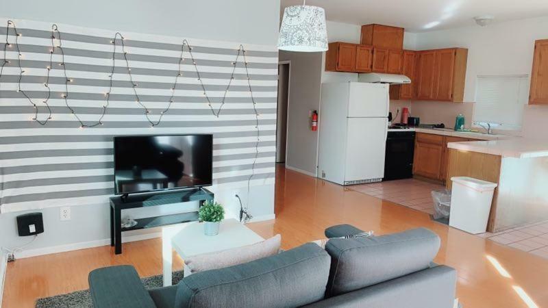 Pasadena Single House 3B1B 三房一厅一厨一浴 Lägenhet Exteriör bild